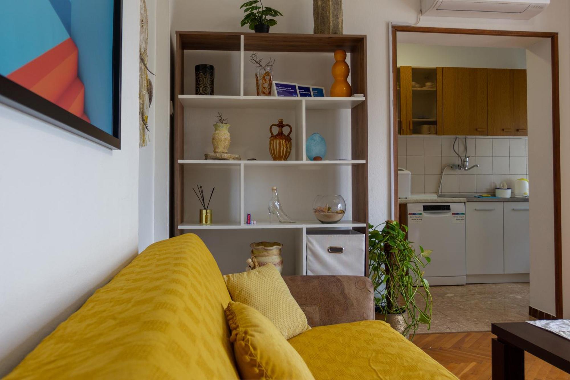 Апартаменты Sea View Retreat With 170Mbps Wifi And Sunny Balcony Кастав Экстерьер фото