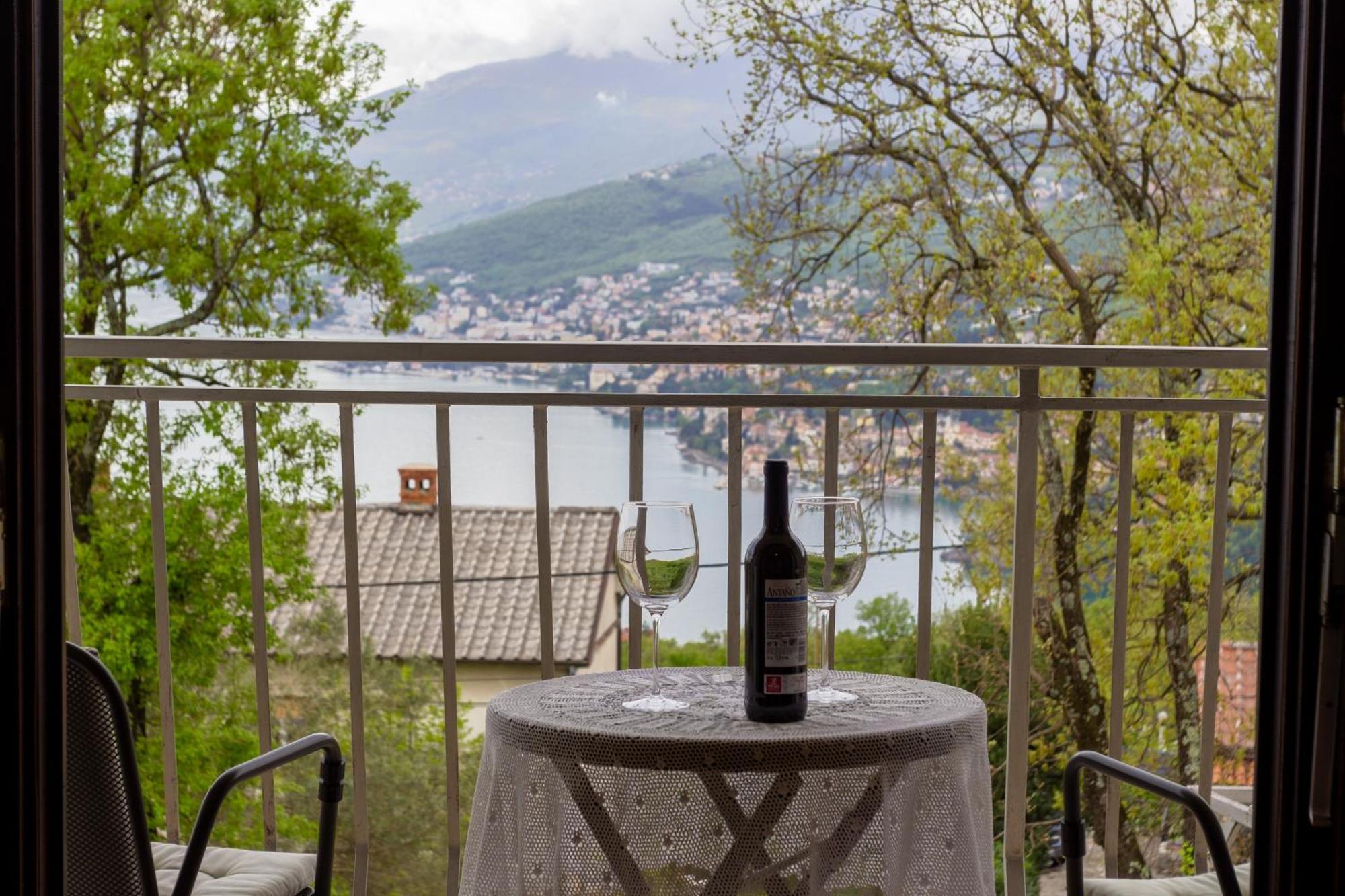 Апартаменты Sea View Retreat With 170Mbps Wifi And Sunny Balcony Кастав Экстерьер фото